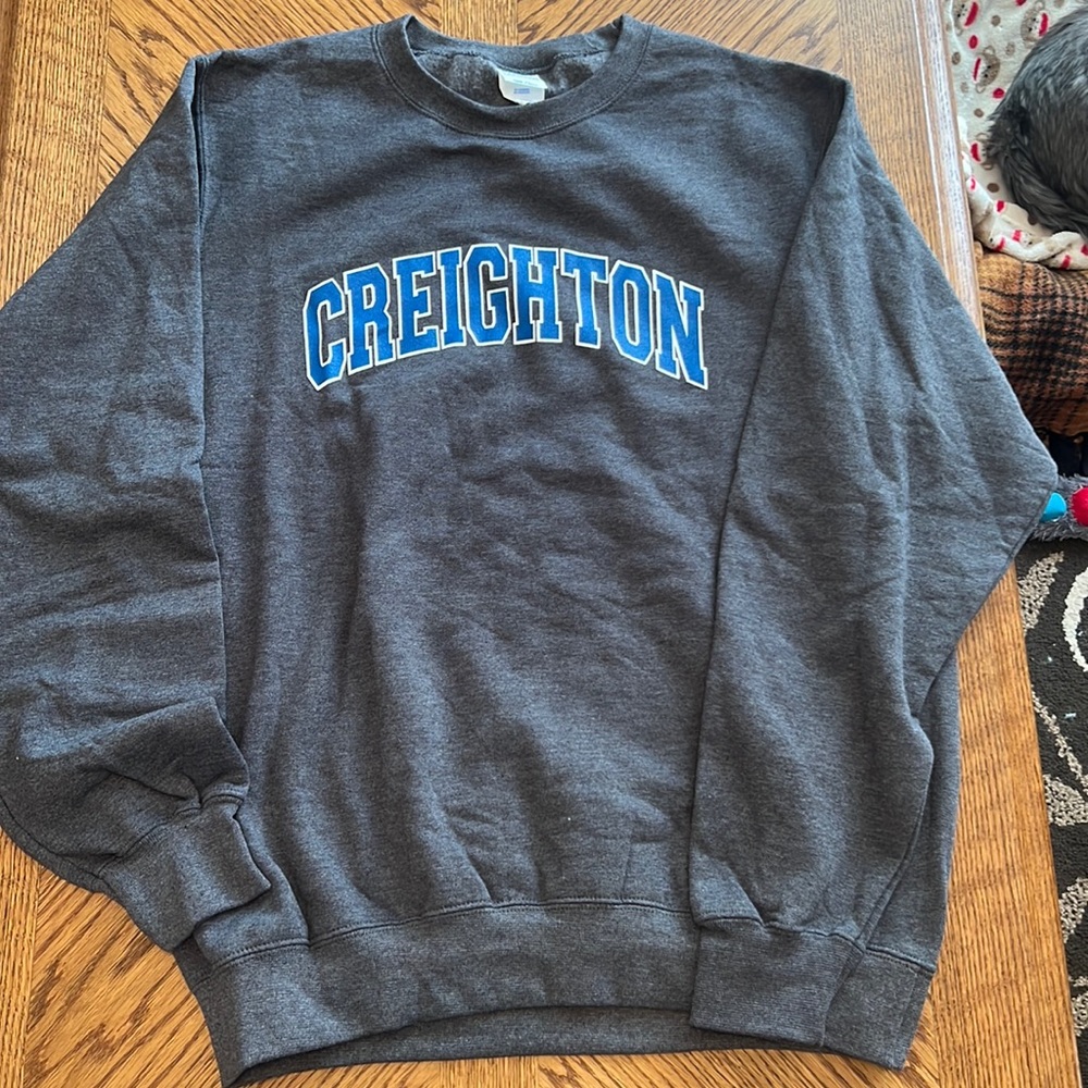 🎓Creighton University Fleece Pullover sweatshirt size unisex size M